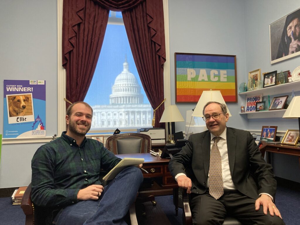 Timmon Wallis with Andrew Orlebeke in the office of Representative Schakowsky.